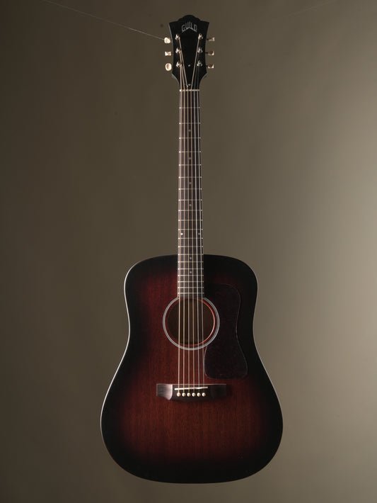 Guild D-20 Acoustic Guitar - Vintage Sunburst, incl. OHSC