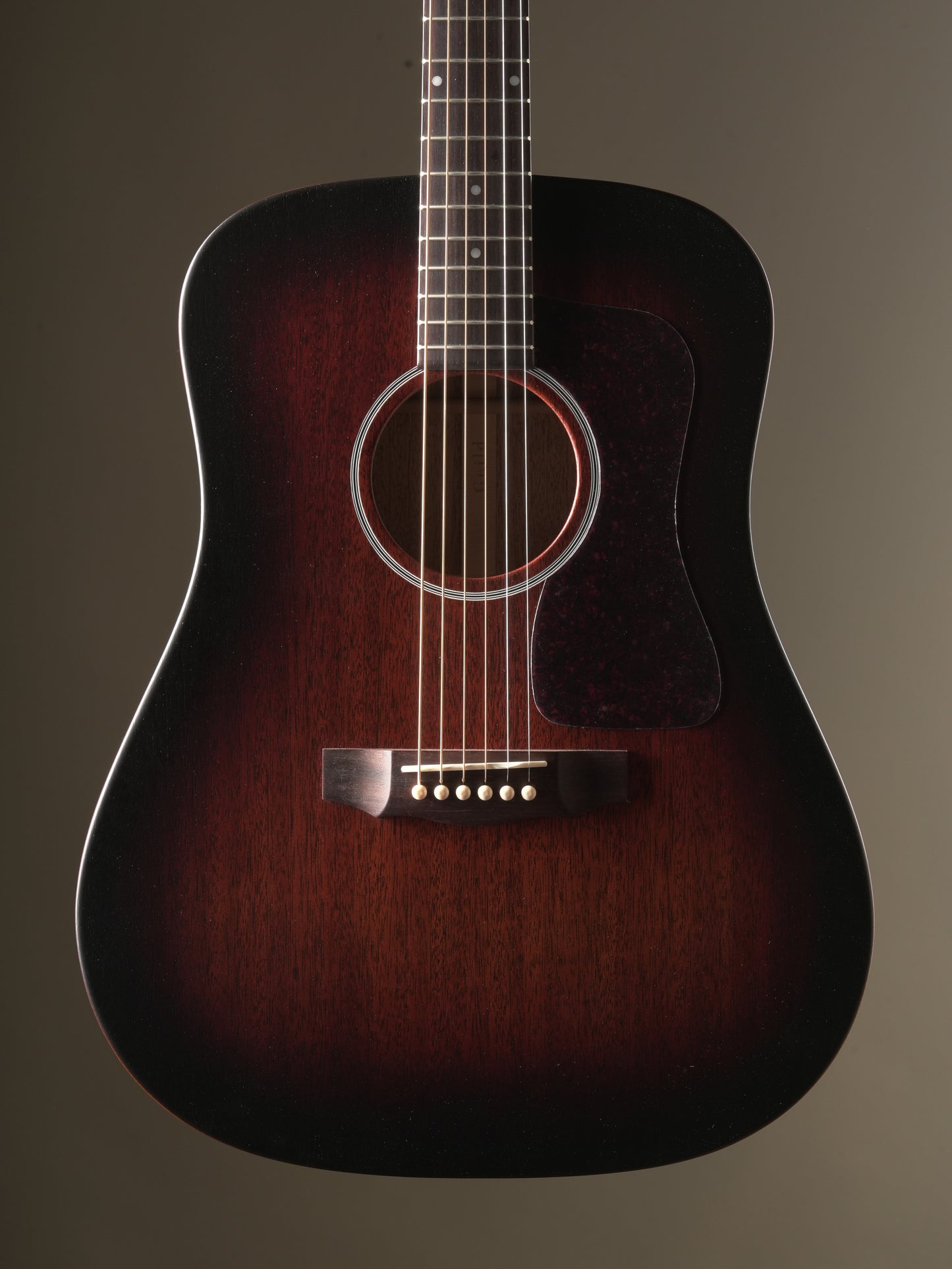 Guild D-20 Acoustic Guitar - Vintage Sunburst, incl. OHSC