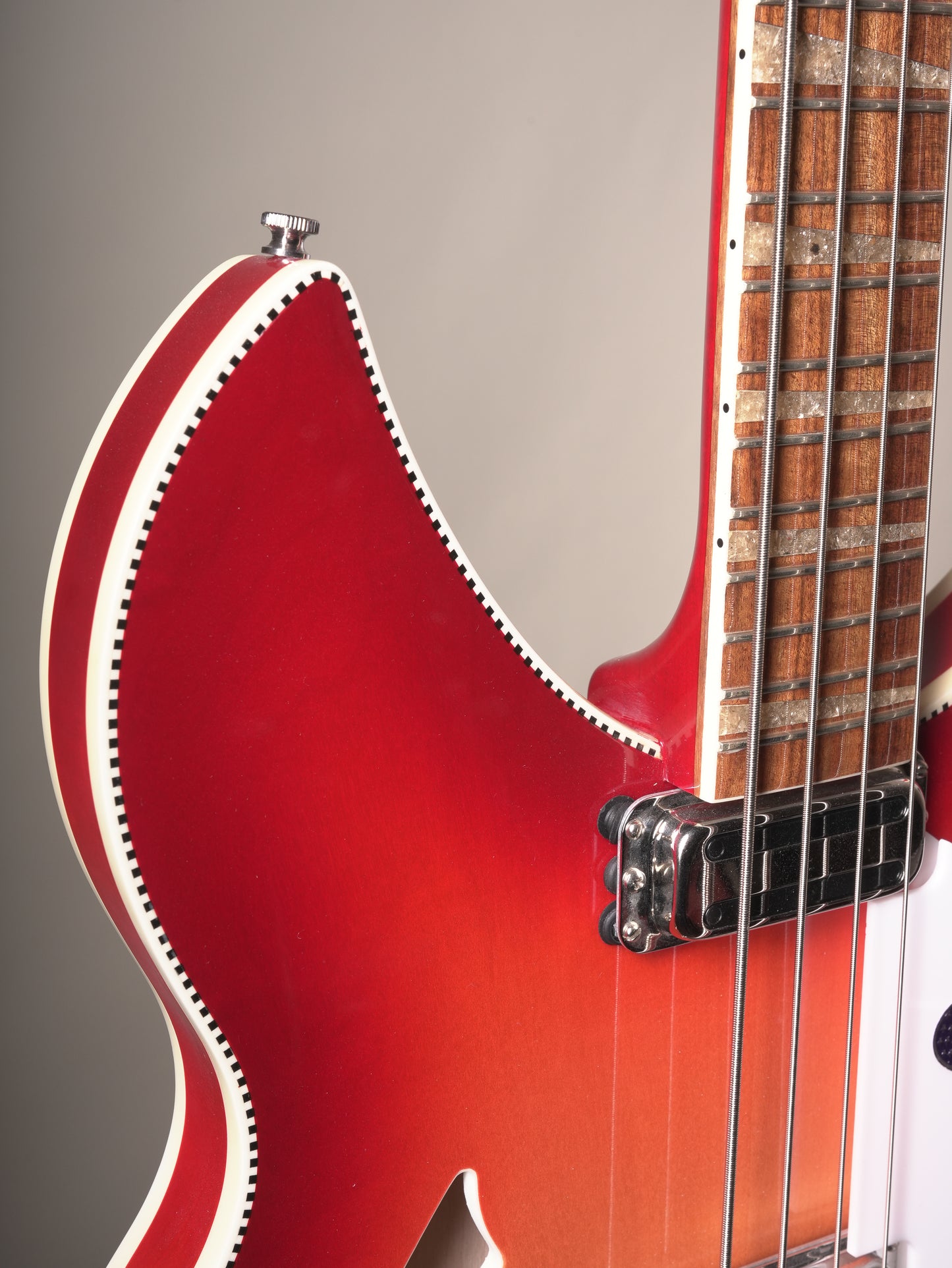 Rickenbacker (2021) 4005xc Semi-Hollow Bass - Amber fireglo, incl. OHSC