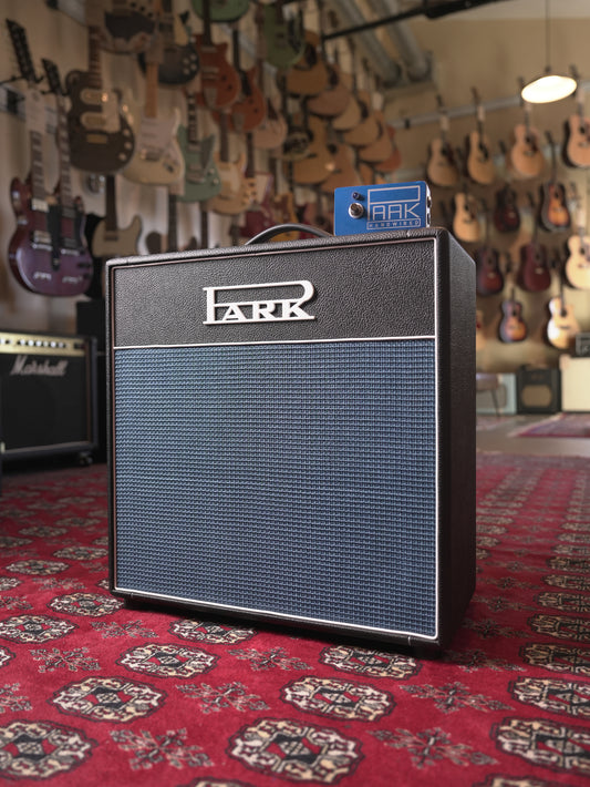 Park Amplifiers P18C 18w 1x12" Combo Tube Guitar Amplifier - Black Tolex Blue Grille Cloth, incl. Footswitch