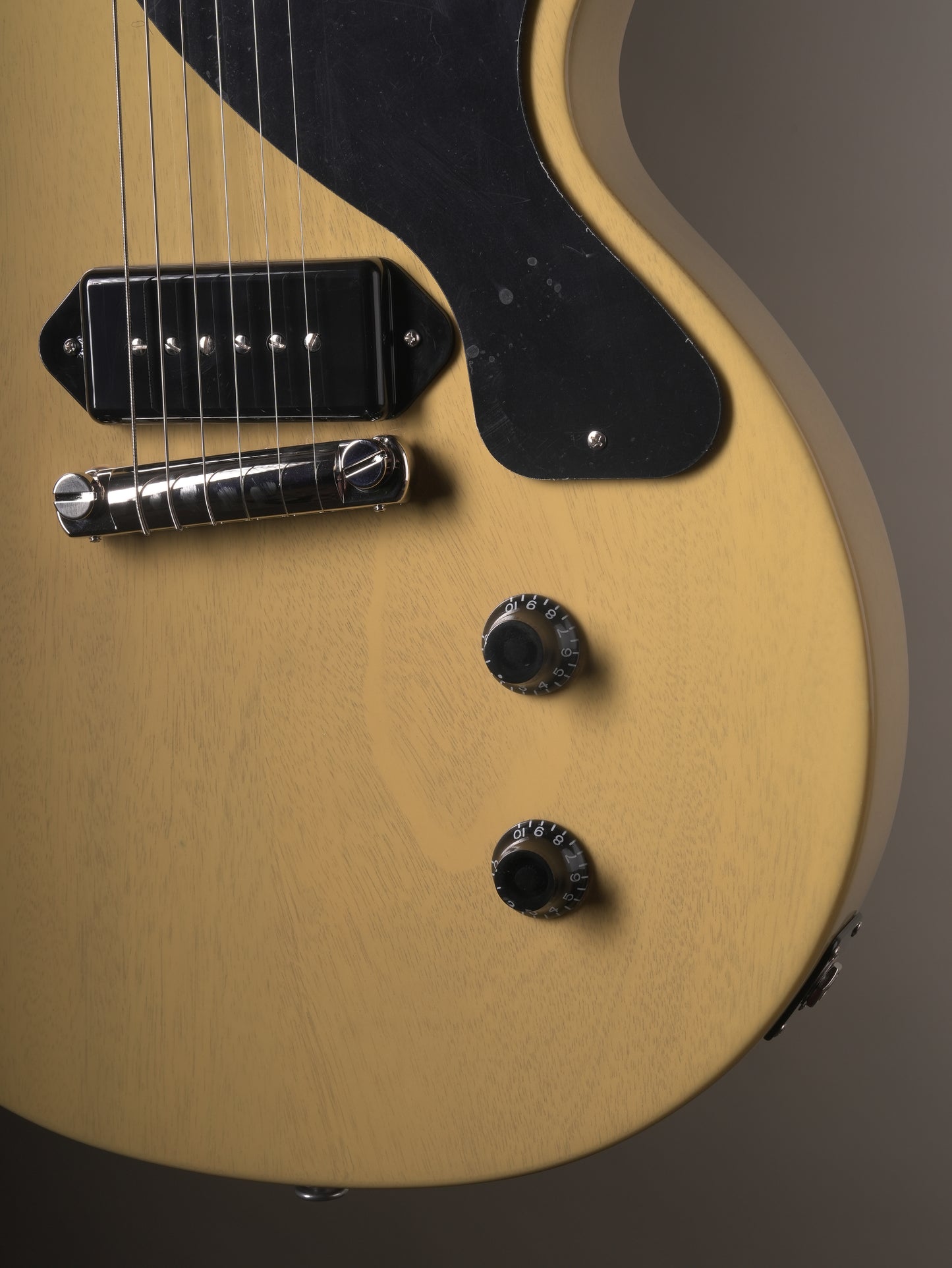 Gibson Les Paul Junior Electric Guitar - TV Yellow w. OHSC