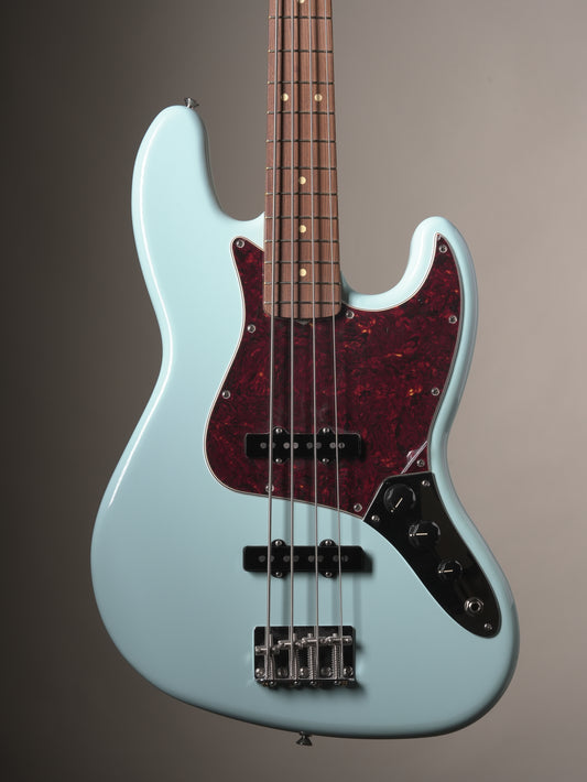 Fender Vintera 60s Jazz Bass - Daphne Blue w/ gigbag