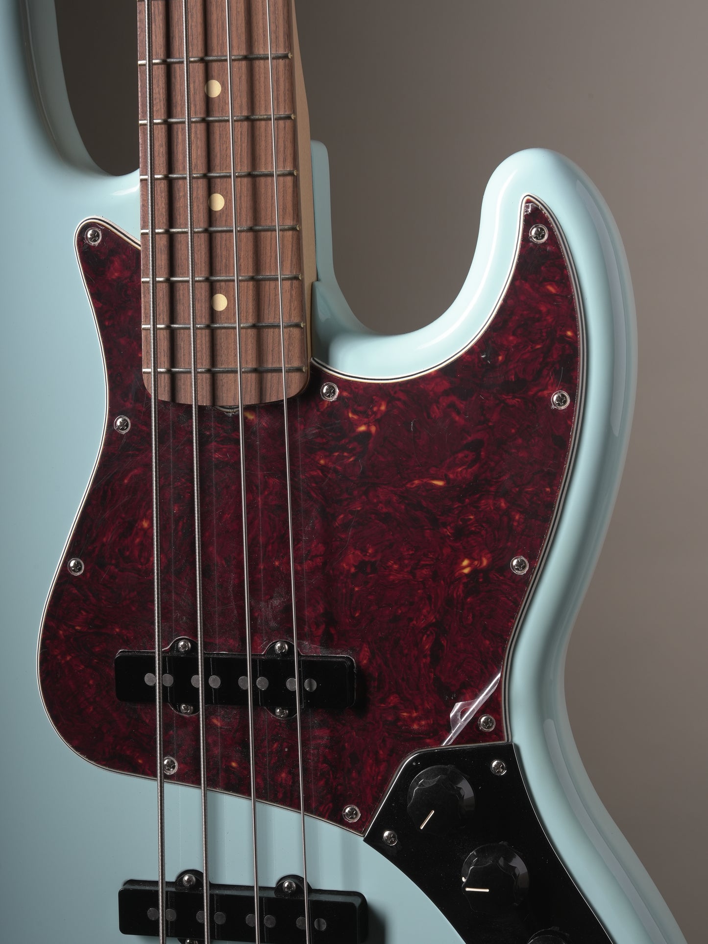 Fender Vintera 60s Jazz Bass - Daphne Blue w/ gigbag