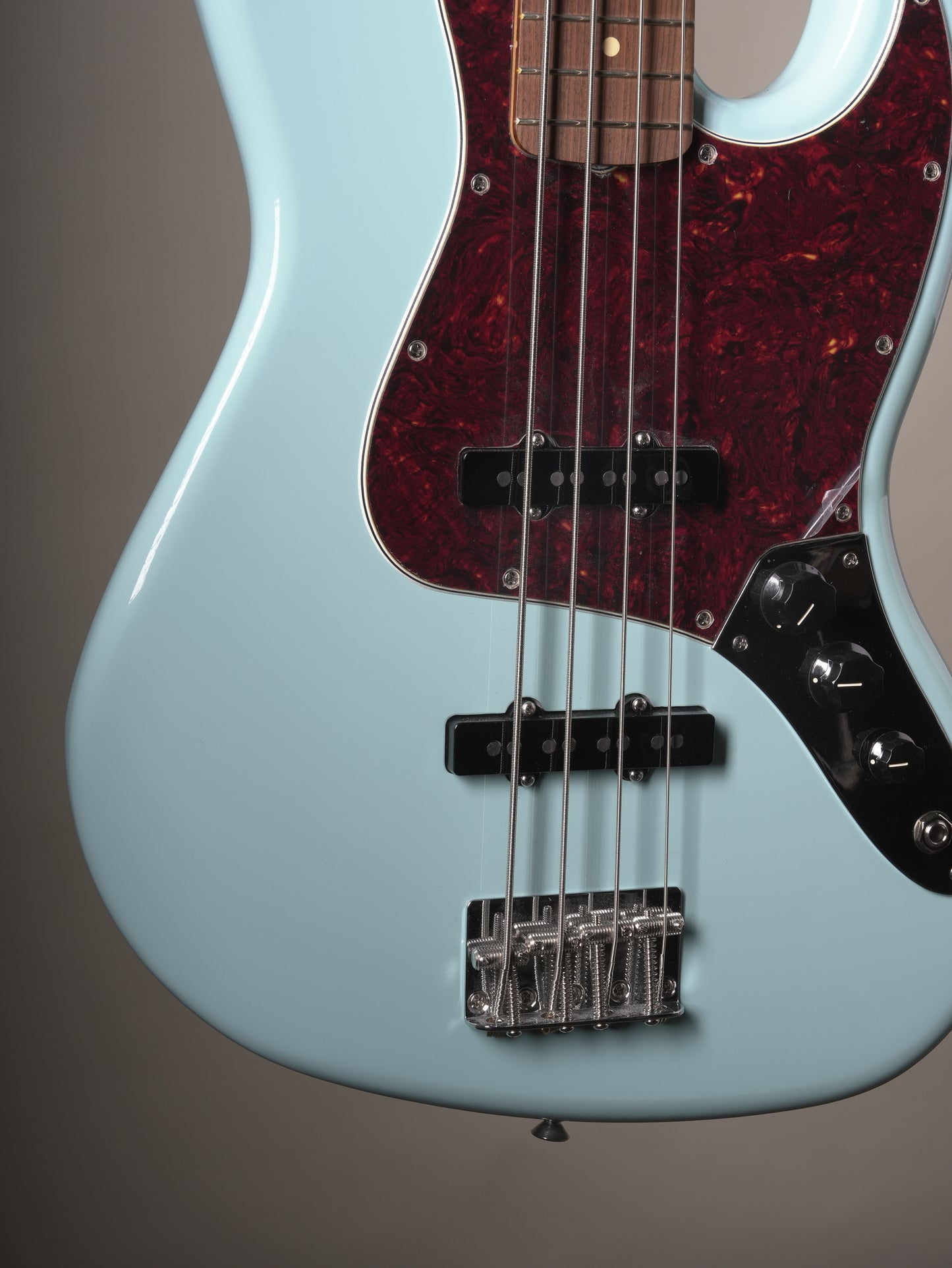 Fender Vintera 60s Jazz Bass - Daphne Blue w/ gigbag