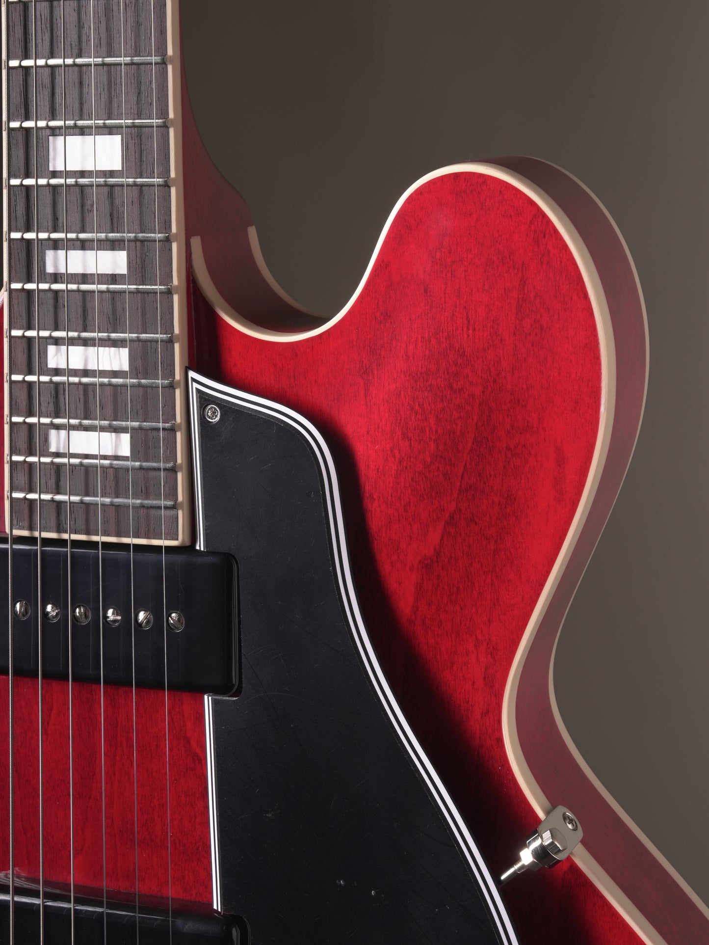 Gibson ES-330 Hollowbody Electric Guitar - Sixties Cherry, incl. OHSC