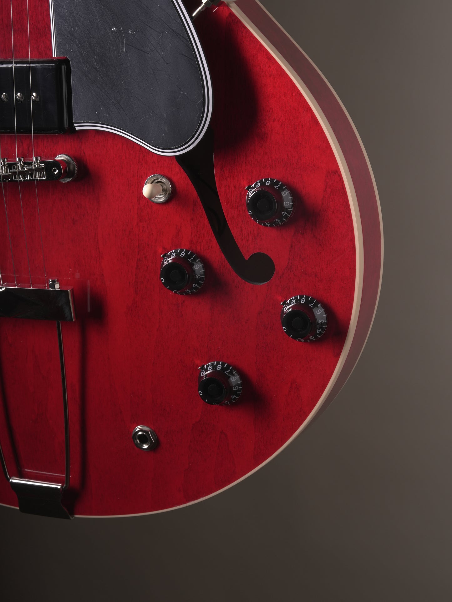 Gibson ES-330 Hollowbody Electric Guitar - Sixties Cherry, incl. OHSC