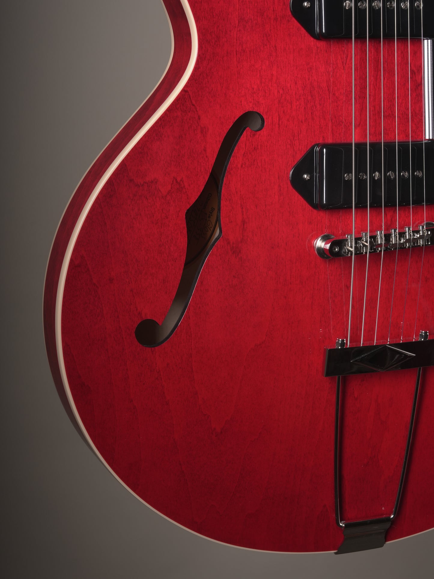 Gibson ES-330 Hollowbody Electric Guitar - Sixties Cherry, incl. OHSC