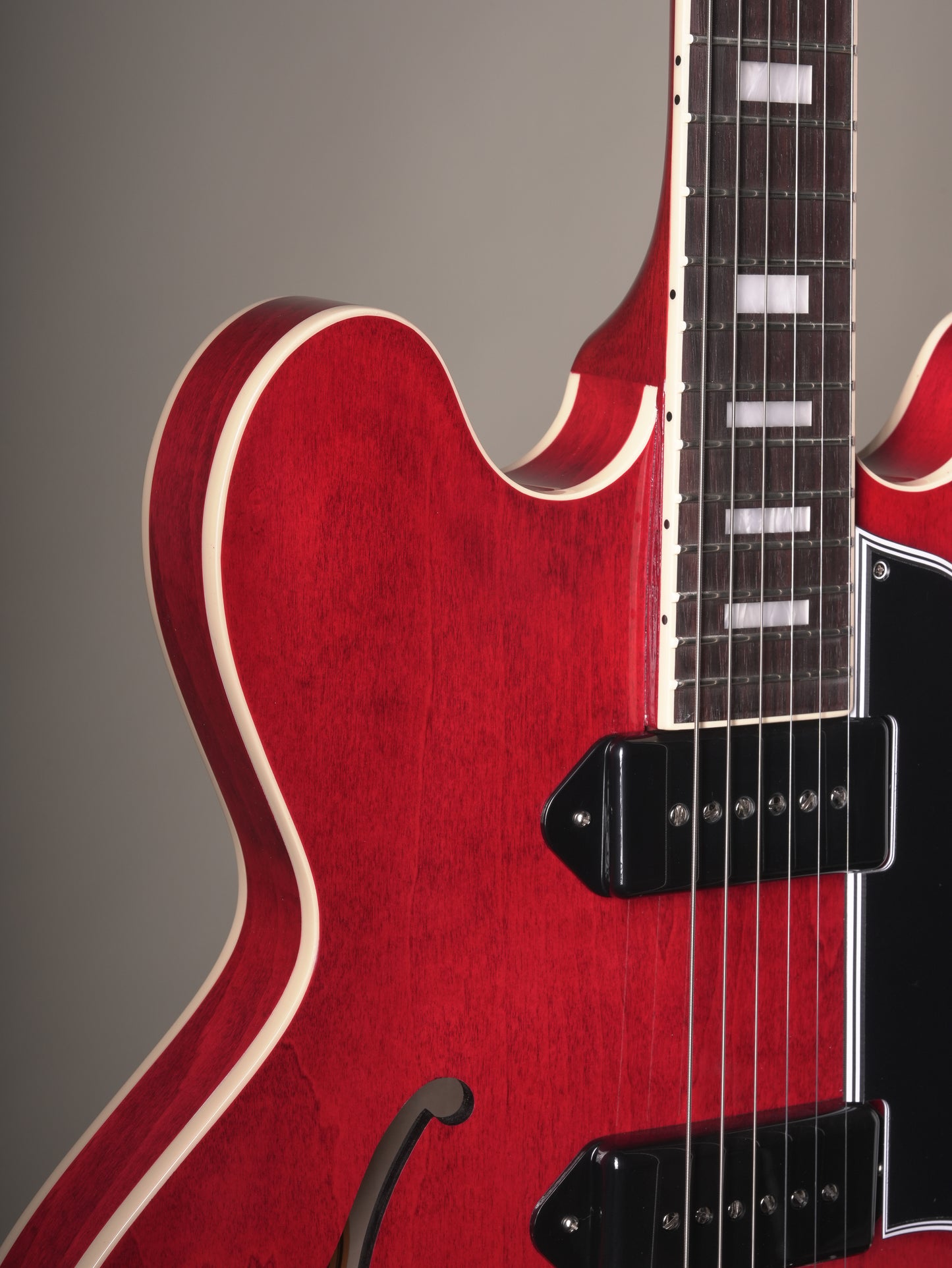 Gibson ES-330 Hollowbody Electric Guitar - Sixties Cherry, incl. OHSC