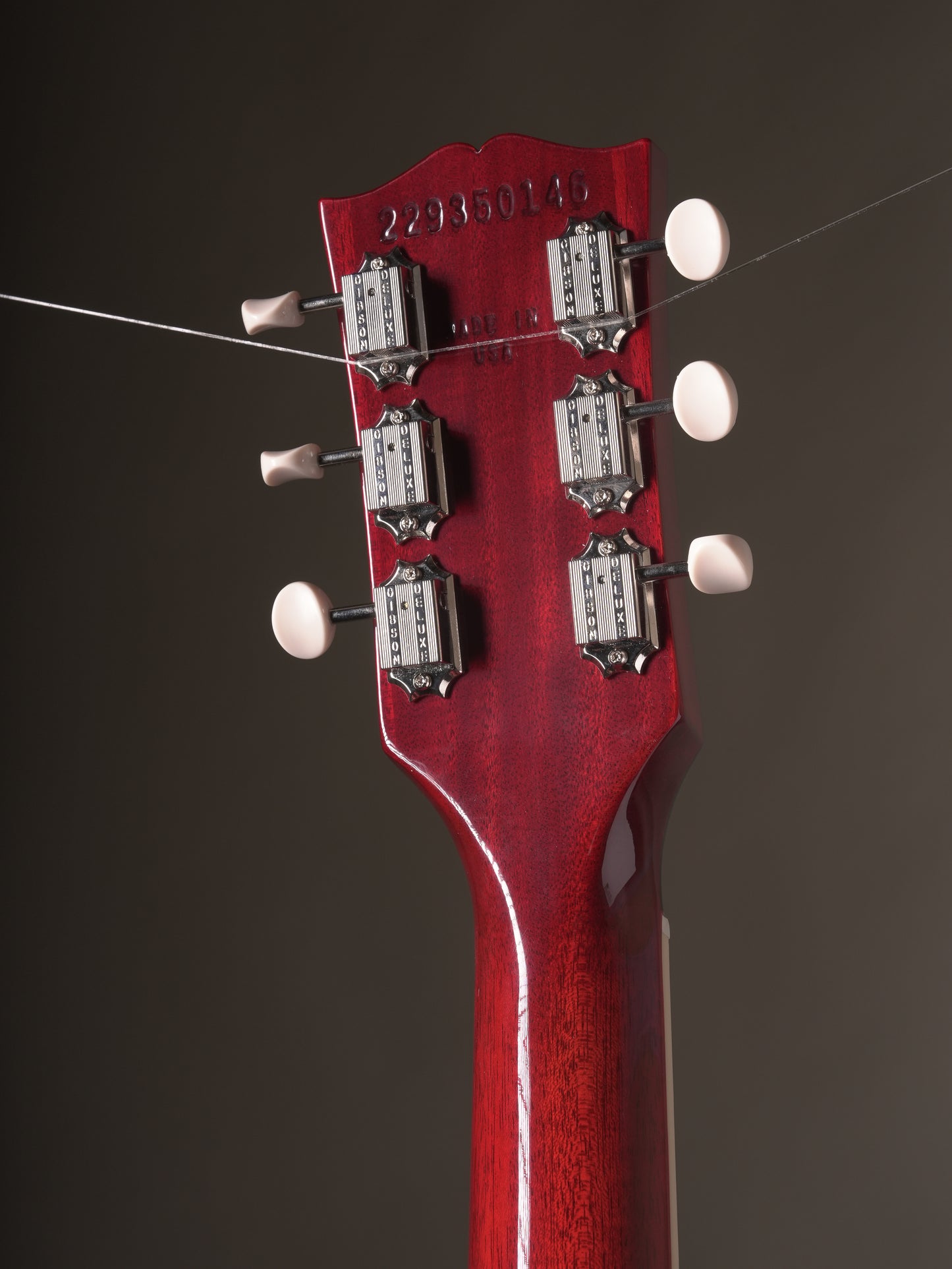 Gibson ES-330 Hollowbody Electric Guitar - Sixties Cherry, incl. OHSC