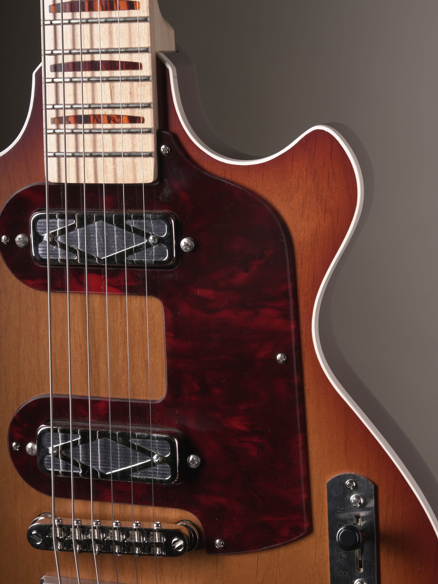 Lockhorn Zinger Electric Guitar - Bridgeport Burst, incl. Deluxe Gig Bag