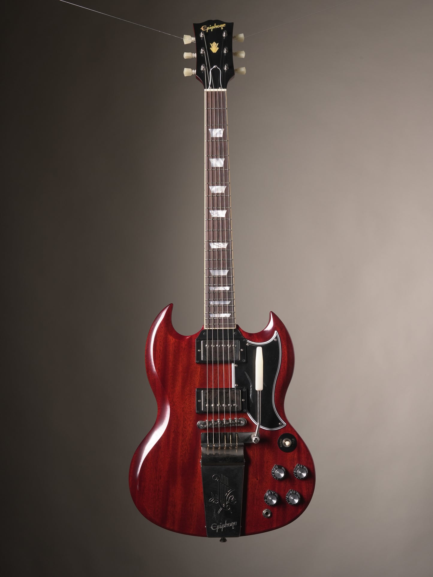Epiphone (2025) "Inspired by Gibson Custom Shop" 1964 SG Standard Maestro Vibrola - Cherry, incl. OHSC