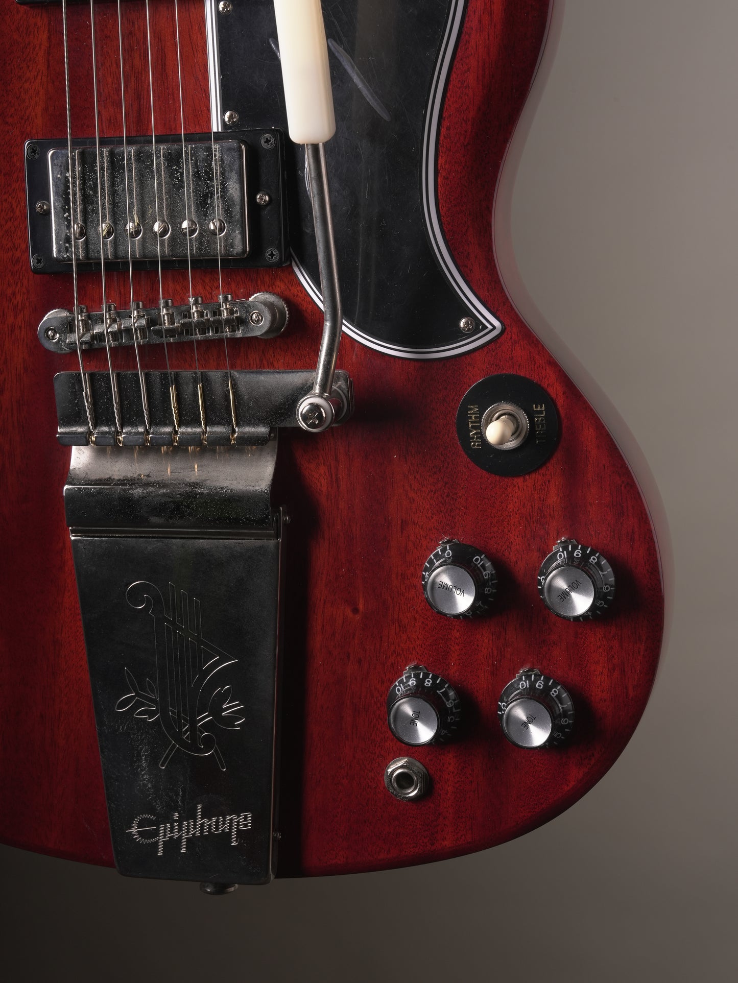 Epiphone (2025) "Inspired by Gibson Custom Shop" 1964 SG Standard Maestro Vibrola - Cherry, incl. OHSC