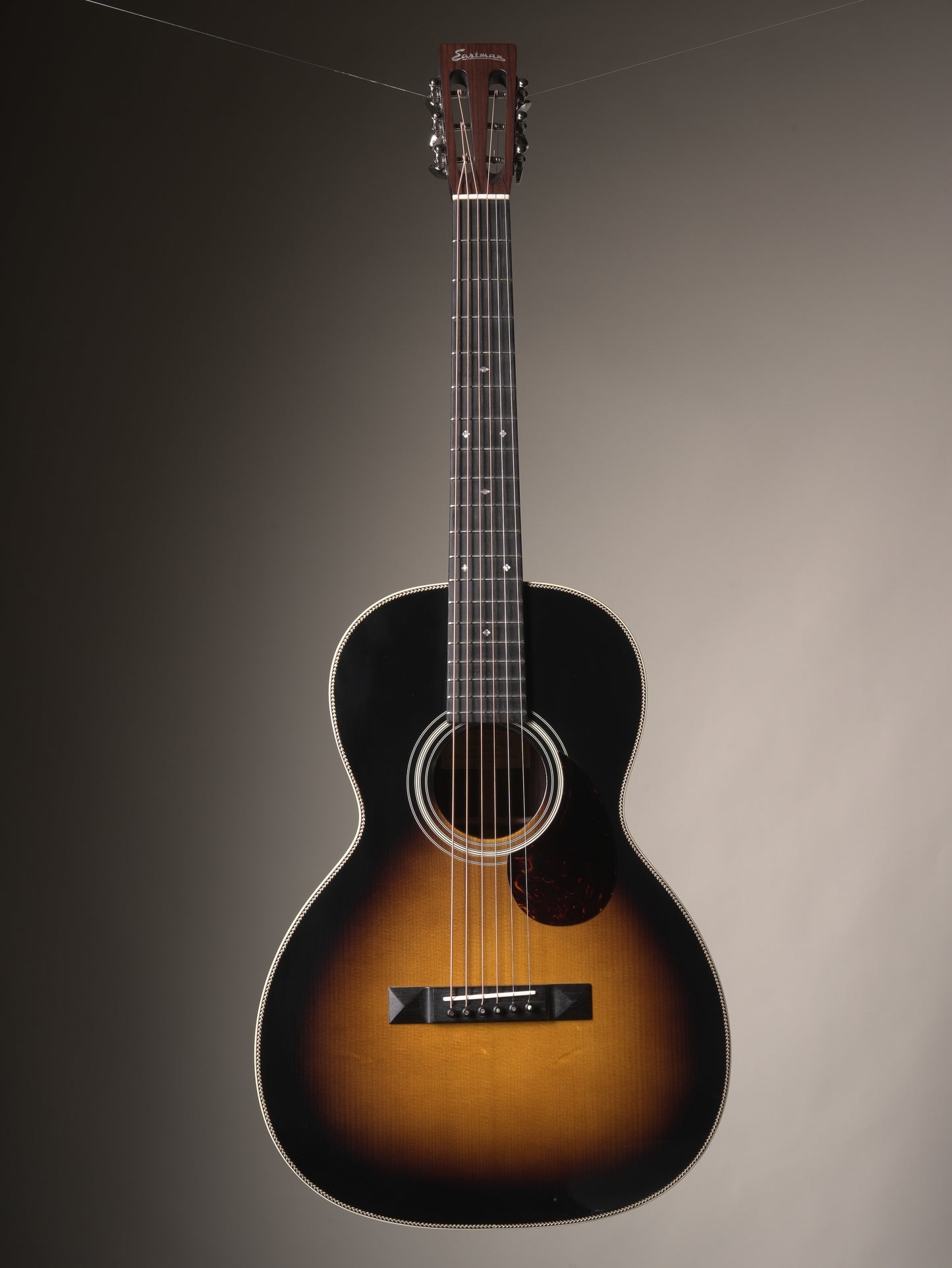 Eastman (2024) E20-00-TC-SB Acoustic Guitar - Antique Sunburst, w/OHSC