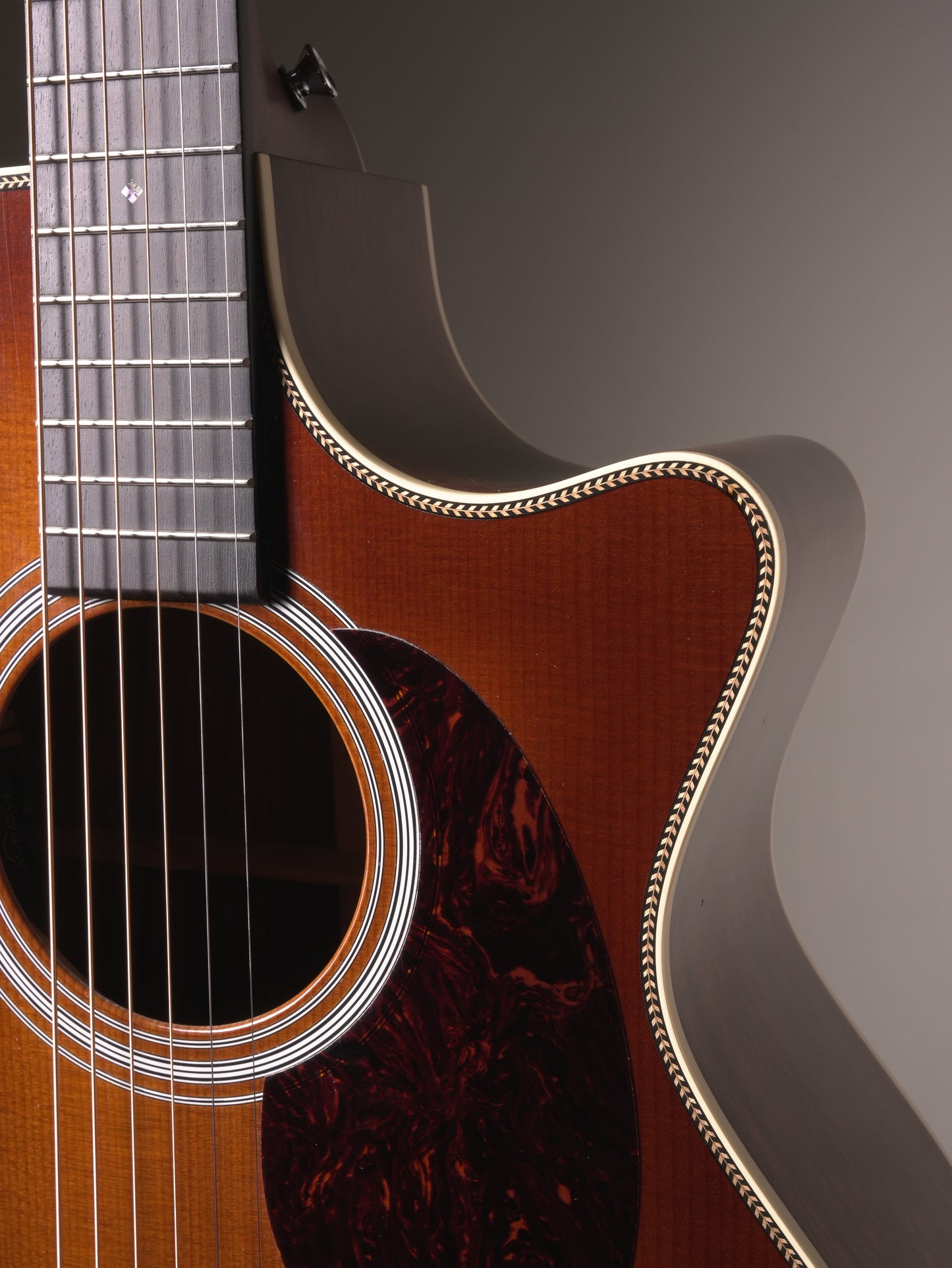 Martin (2020) GPC-28 Acoustic Electric Guitar - Ambertone - w. OHSC