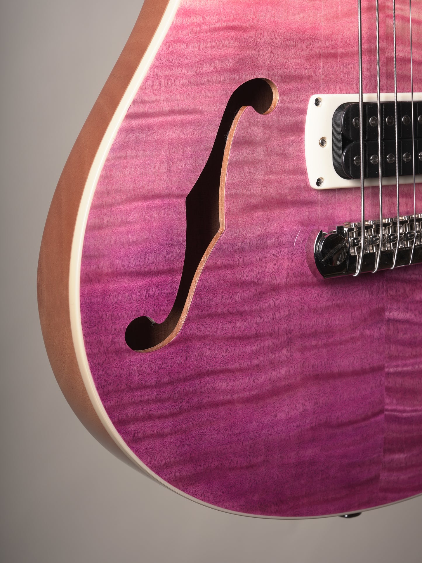 Paul Reeds Smith SE Ed Sheeran Hollowbody Electric Guitar w/ Piezo - Pink Hombre, incl. gig bag