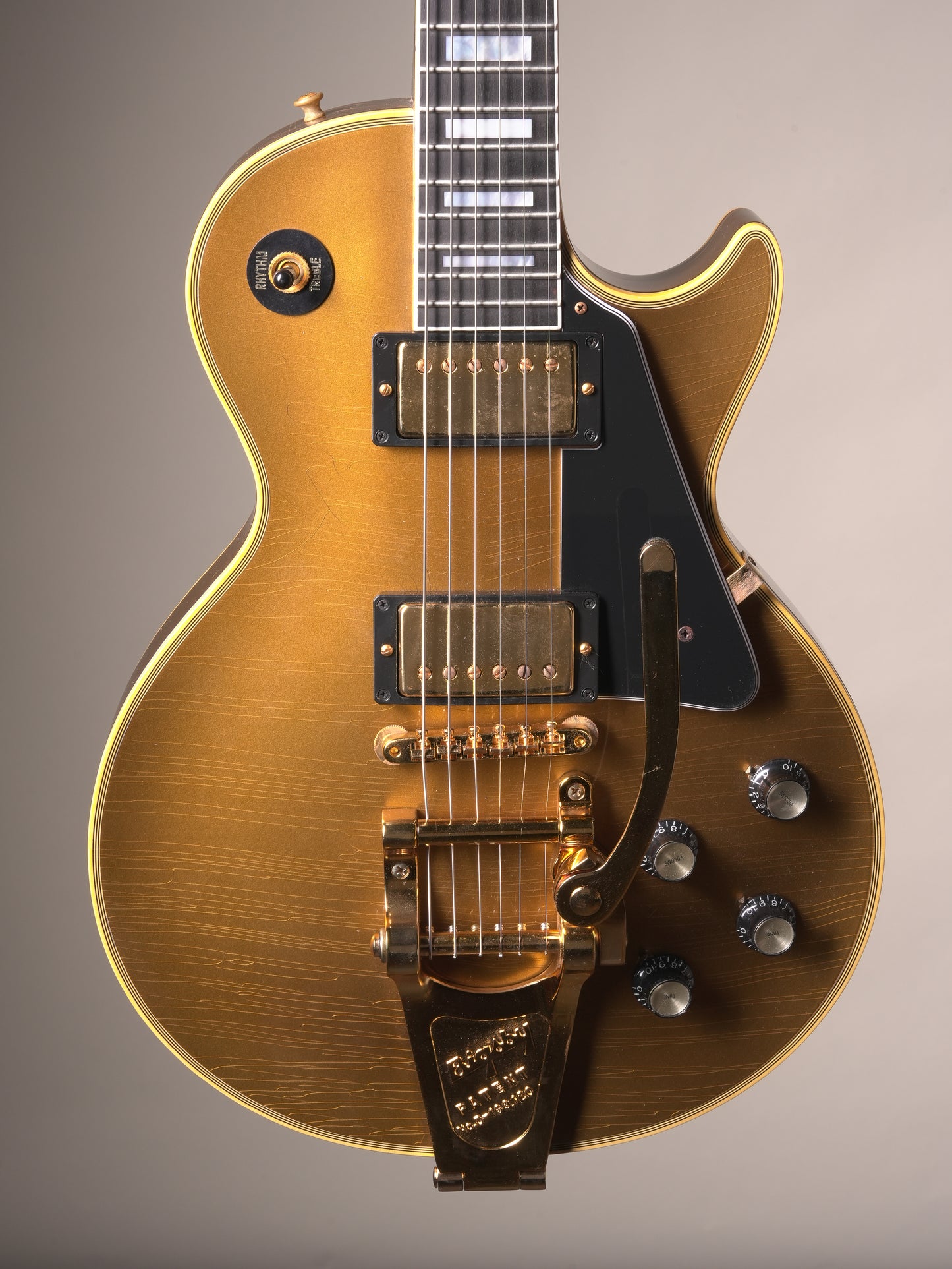Gibson Custom Shop "Greatest Hits" '68 Les Paul Custom w/ Bigsby - Murphy Lab Ultra Light Aged Double Gold, incl. OHSC