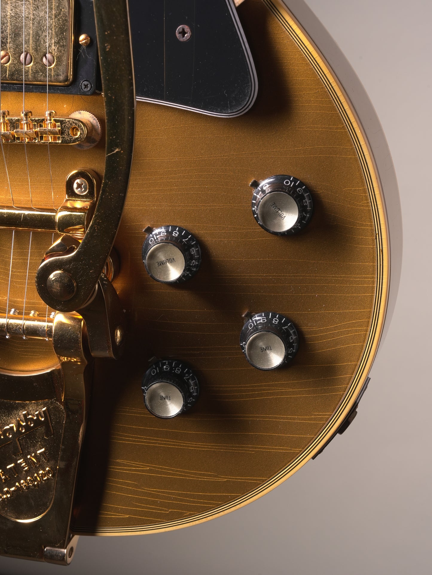 Gibson Custom Shop "Greatest Hits" '68 Les Paul Custom w/ Bigsby - Murphy Lab Ultra Light Aged Double Gold, incl. OHSC