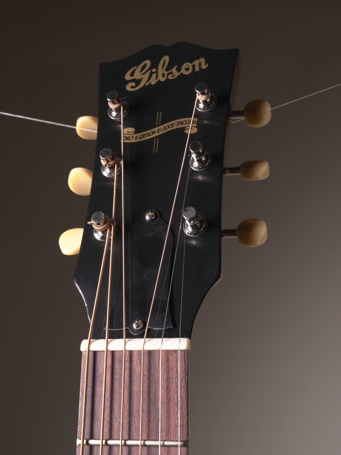 Gibson Custom Shop Historic 1942 Banner J-45 Acoustic Guitar - Vintage Sunburst, incl. OHSC