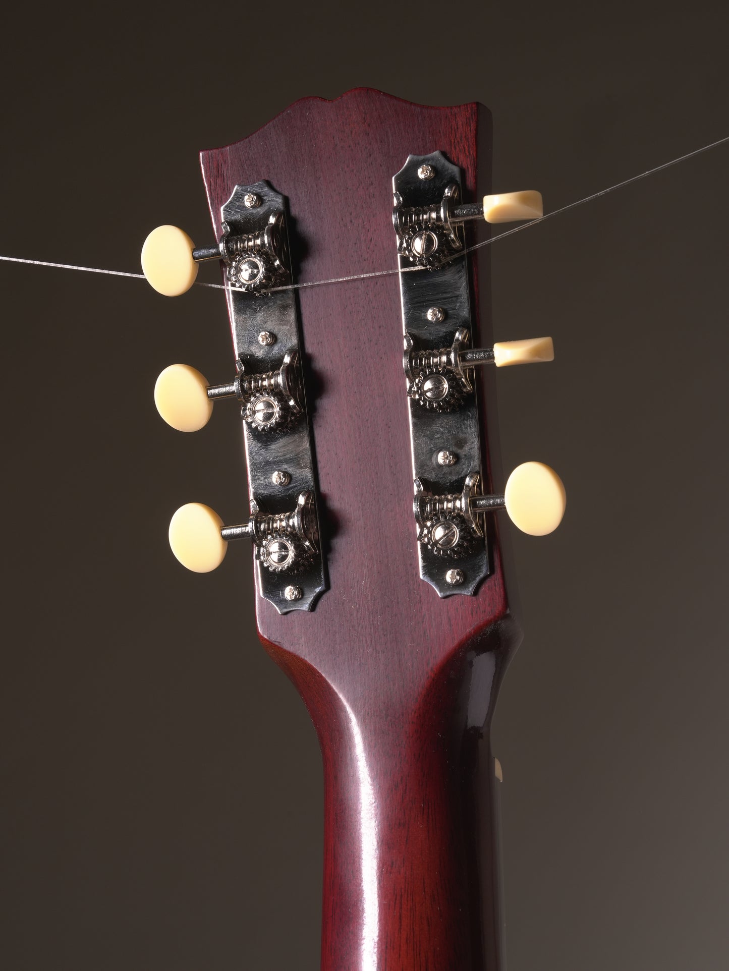 Gibson Custom Shop Historic 1942 Banner J-45 Acoustic Guitar - Vintage Sunburst, incl. OHSC