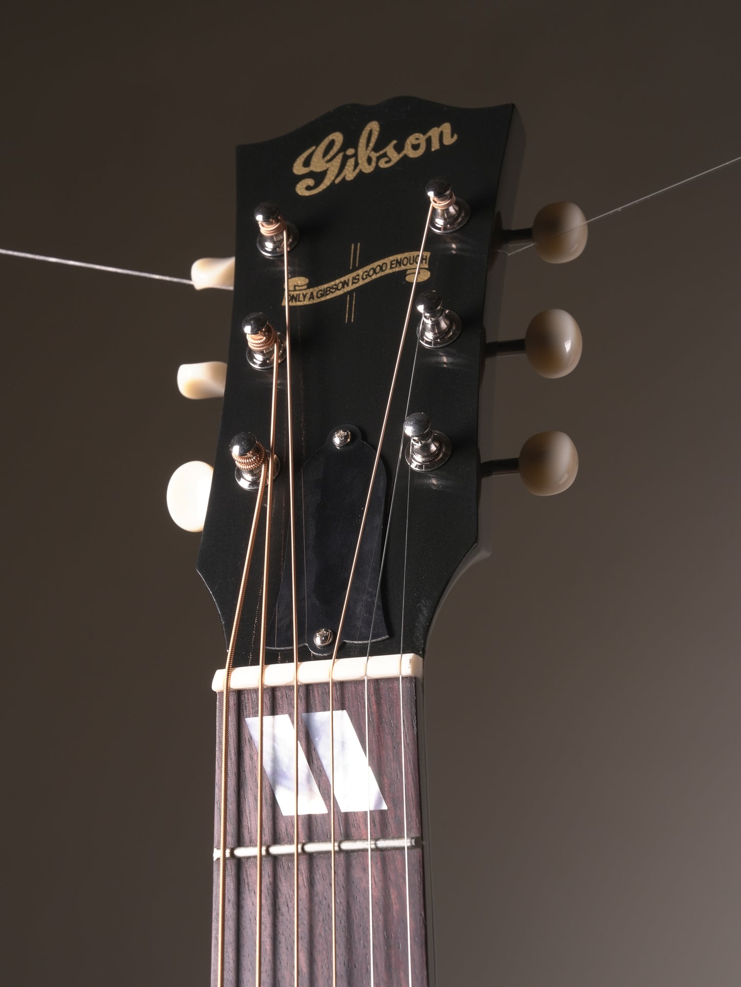 Gibson Custom Shop Historic 1942 Banner Southern Jumbo Acoustic Guitar - Vintage Sunburst, incl. OHSC