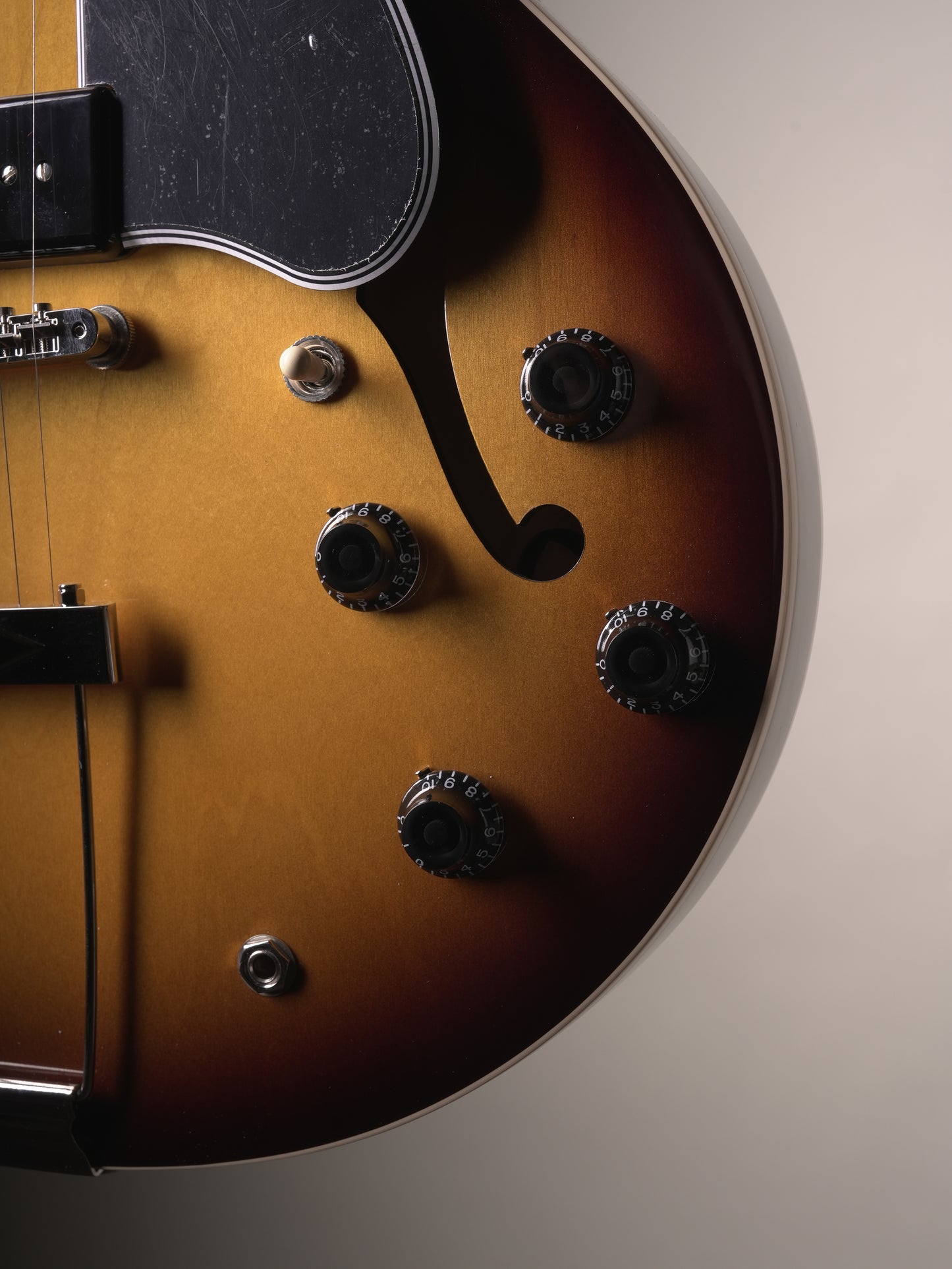 Gibson ES-330 Hollowbody Electric Guitar - Vintage Sunburst