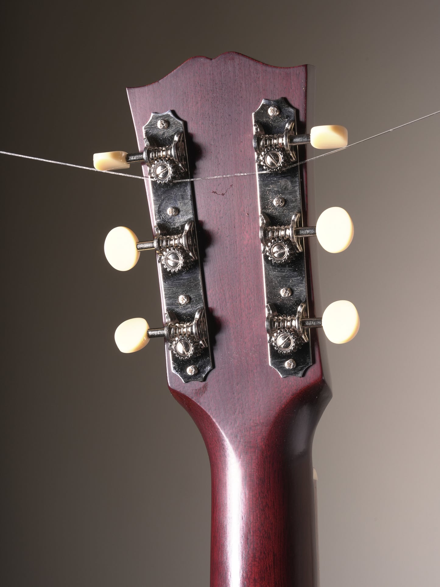 Gibson Custom Shop Historic 1942 Banner LG-2 Acoustic Guitar - Vintage Sunburst VOS w. OHSC